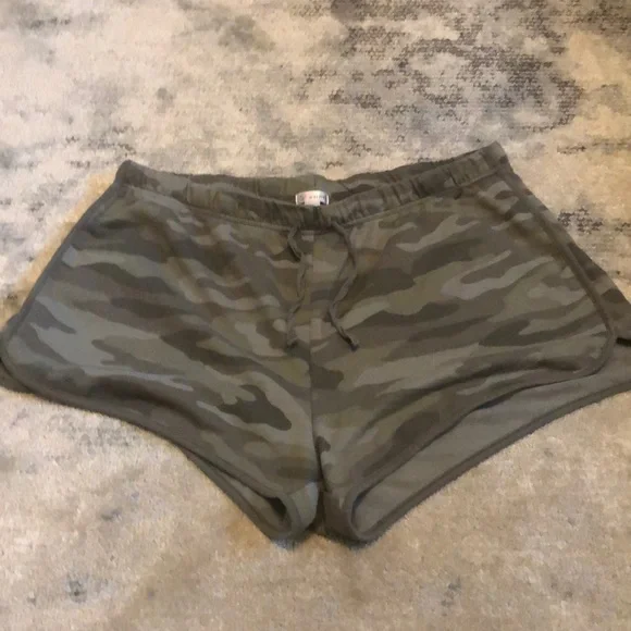 END OF YEAR SALE! | Flirtitude Camouflage Green Shorts - Picture 1 of 2